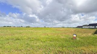 383 Brahman Trail, Angleton, TX 77515