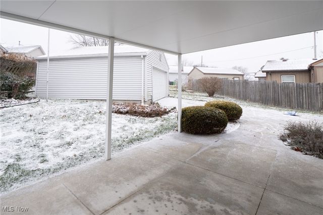 274 E State Street, Barberton, OH 44203