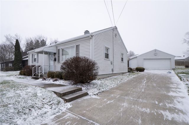 274 E State Street, Barberton, OH 44203