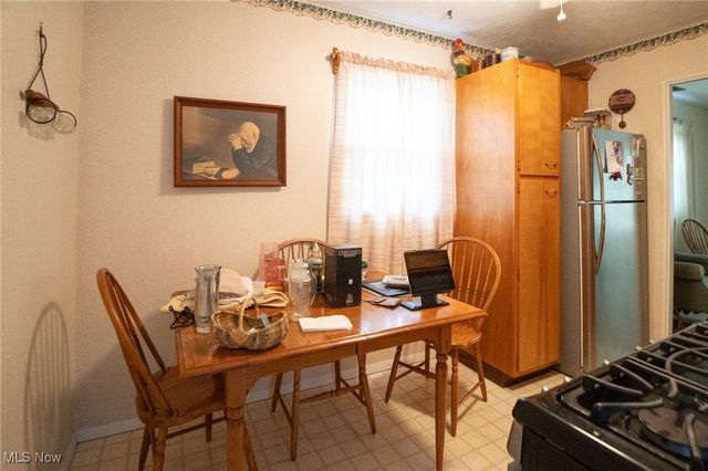 274 E State Street, Barberton, OH 44203