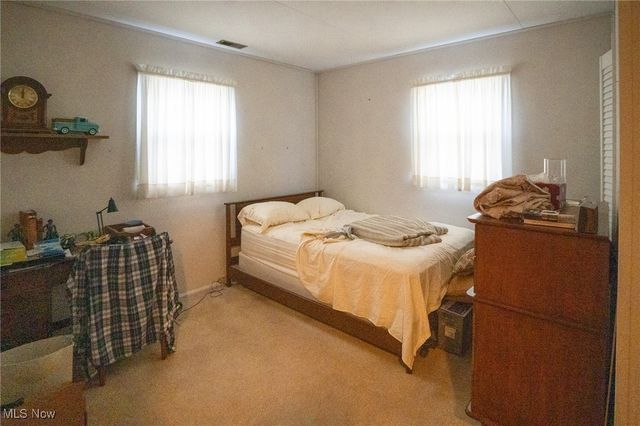 274 E State Street, Barberton, OH 44203