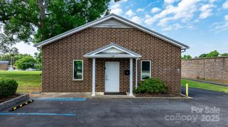 615 Main Avenue SW, Hickory, NC 28602