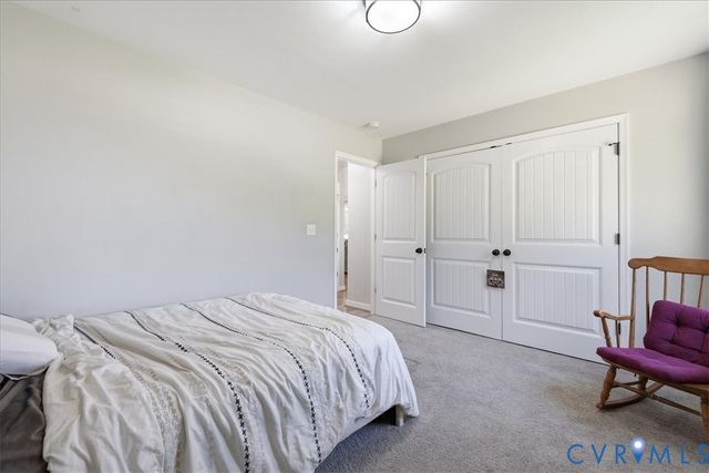 11050 County Dr, Disputanta, VA 23842