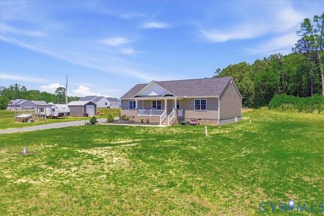 11050 County Dr, Disputanta, VA 23842