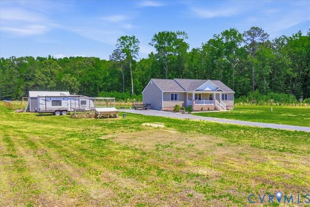 11050 County Dr, Disputanta, VA 23842