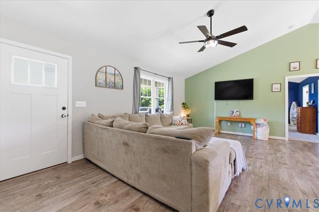 11050 County Dr, Disputanta, VA 23842
