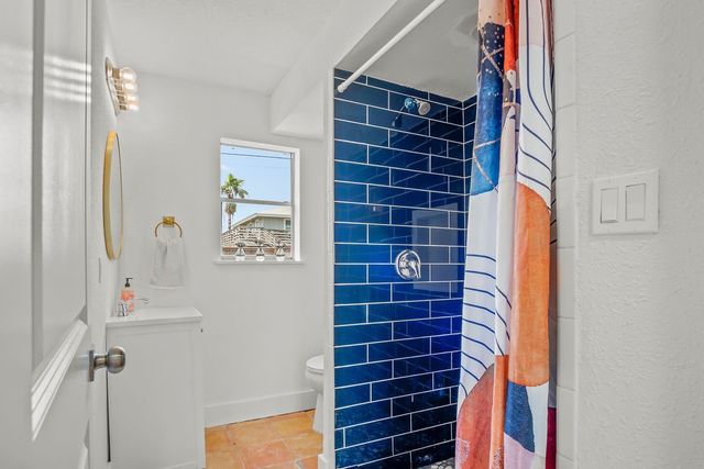 1330 Whispering Sands St, Port Aransas, TX 78373