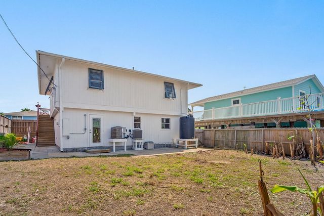 1330 Whispering Sands St, Port Aransas, TX 78373