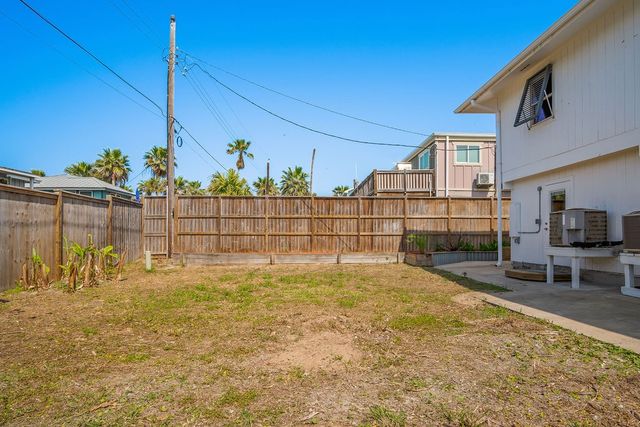 1330 Whispering Sands St, Port Aransas, TX 78373