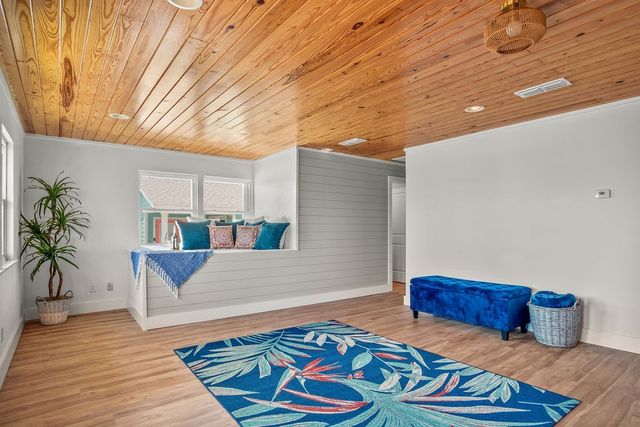 1330 Whispering Sands St, Port Aransas, TX 78373