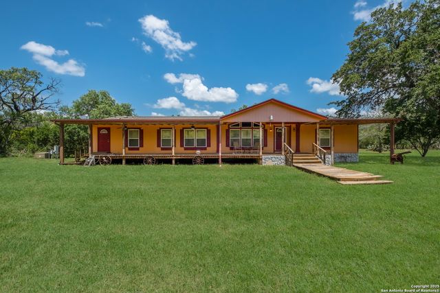 1075 Quail Run, Lytle, TX 78052