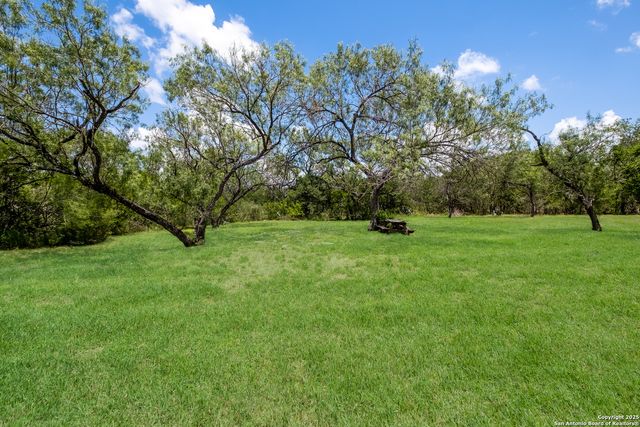 1075 Quail Run, Lytle, TX 78052
