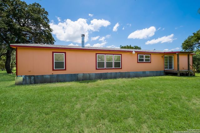 1075 Quail Run, Lytle, TX 78052