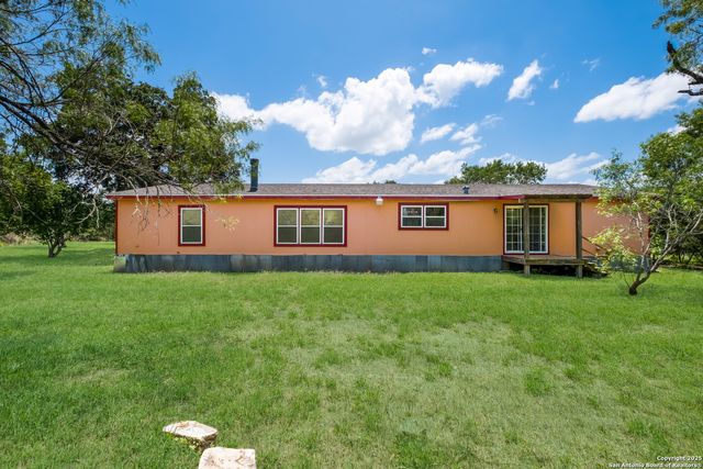 1075 Quail Run, Lytle, TX 78052