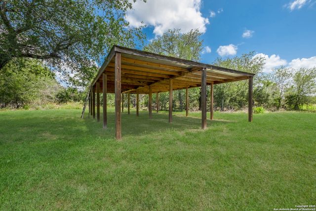 1075 Quail Run, Lytle, TX 78052