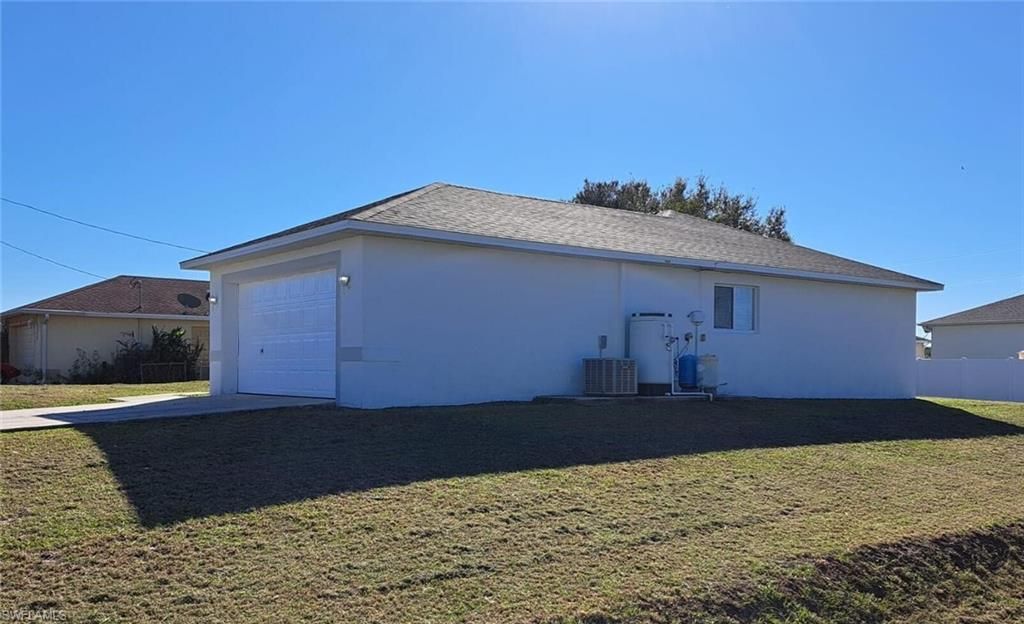 518 Kingsbury LN, LEHIGH ACRES, FL 33974 — photo 2