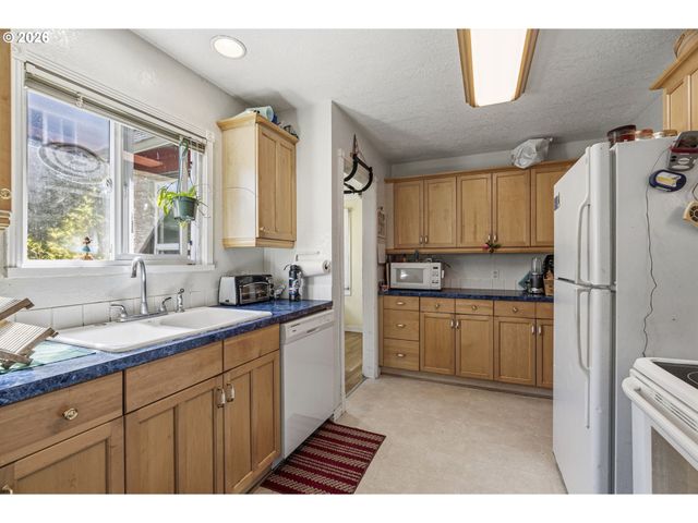540 27TH Ave, Longview, WA 98632
