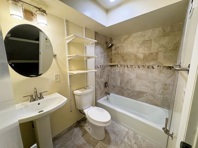 1034 Fenton Street 1, Aurora, IL 60505