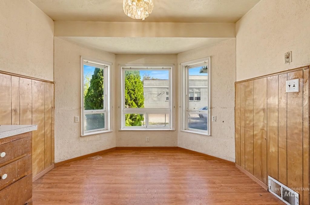 1102 E Denver St., Caldwell, ID 83605 photo 4