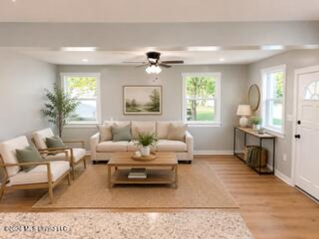 2011 14th Street, Pascagoula, MS 39567