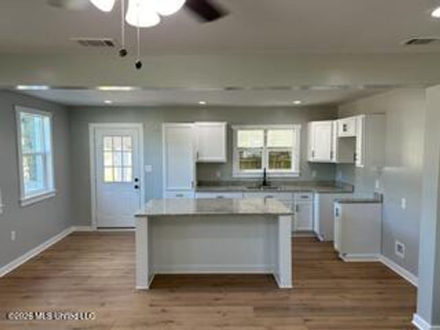 2011 14th Street, Pascagoula, MS 39567