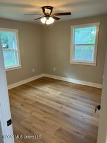 2011 14th Street, Pascagoula, MS 39567