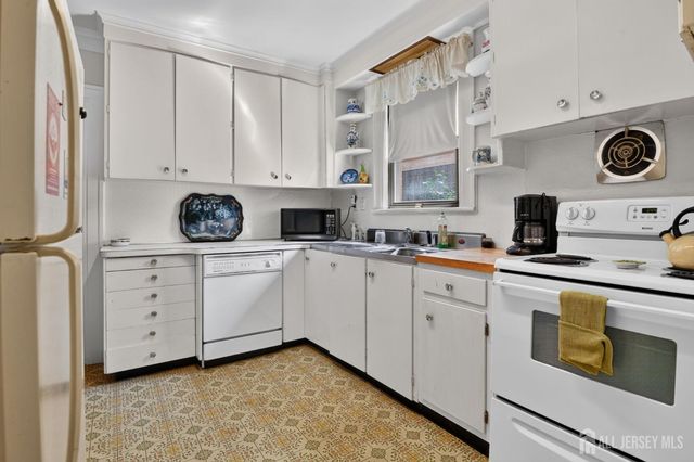 67 Nichol Avenue, New Brunswick, NJ 08901