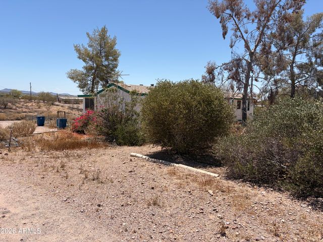 325 N Hilton Road, Apache Junction, AZ 85119