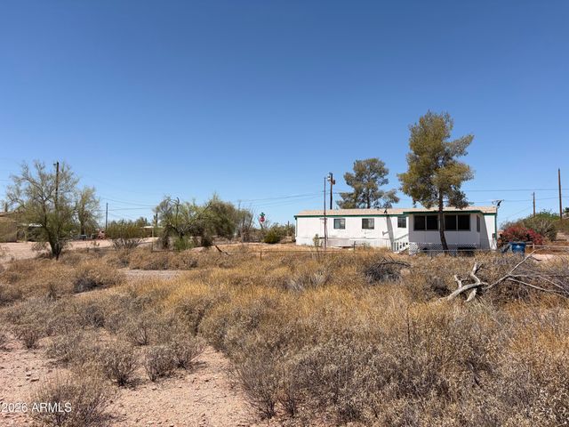 325 N Hilton Road, Apache Junction, AZ 85119
