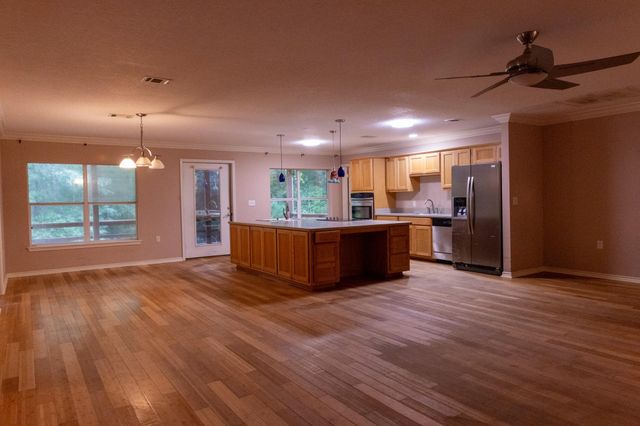 2052 County Road 114, Centerville, TX 75833