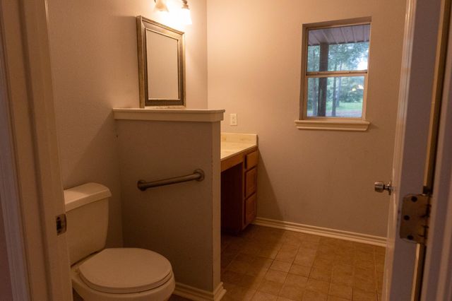 2052 County Road 114, Centerville, TX 75833