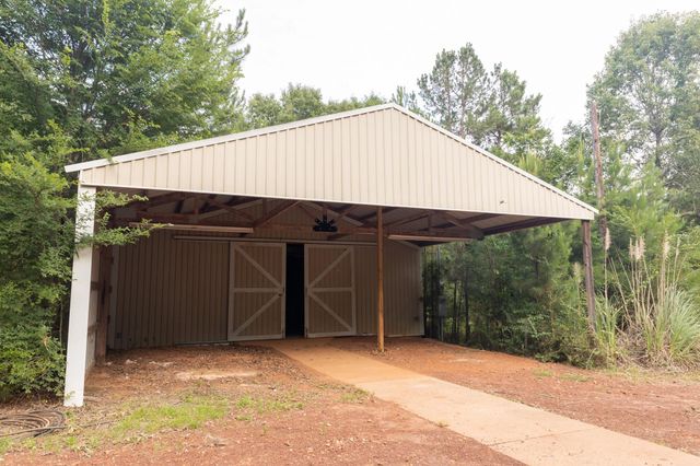 2052 County Road 114, Centerville, TX 75833