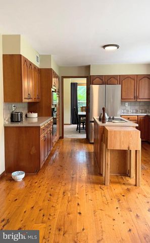 170 LENORA LN, Downingtown, PA 19335
