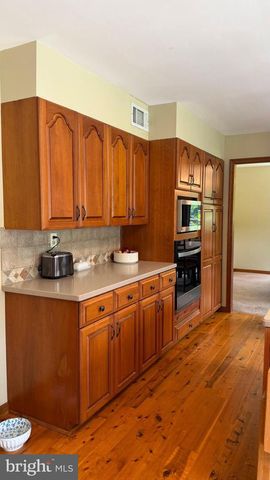 170 LENORA LN, Downingtown, PA 19335