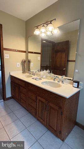 170 LENORA LN, Downingtown, PA 19335
