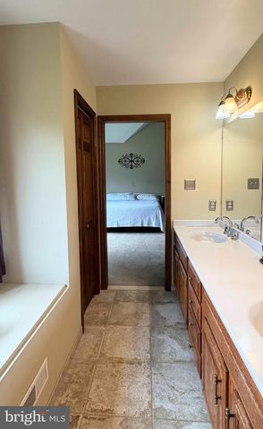 170 LENORA LN, Downingtown, PA 19335