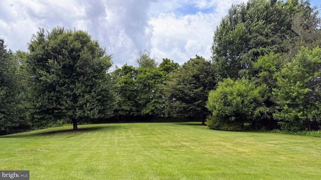 170 LENORA LN, Downingtown, PA 19335