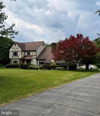 170 LENORA LN, Downingtown, PA 19335