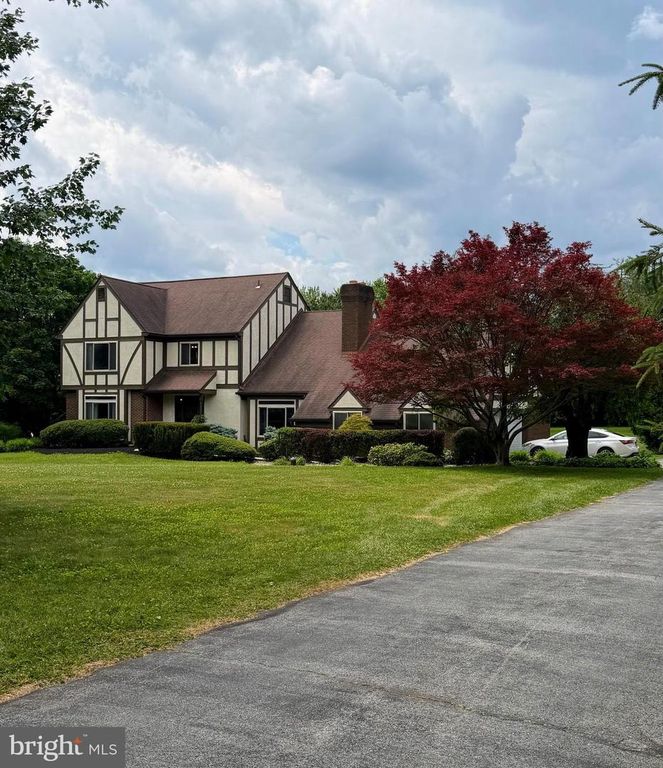170 LENORA LN, Downingtown, PA 19335