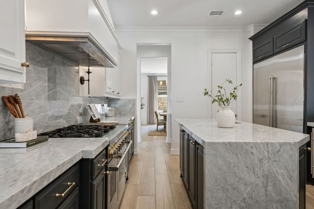6823 Lakehurst Avenue, Dallas, TX 75230