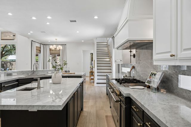 6823 Lakehurst Avenue, Dallas, TX 75230