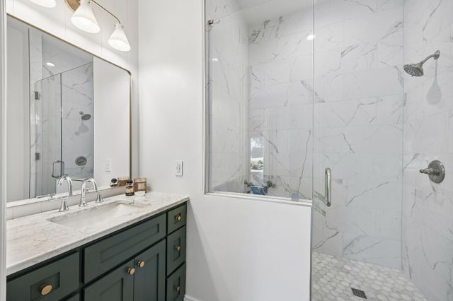6823 Lakehurst Avenue, Dallas, TX 75230