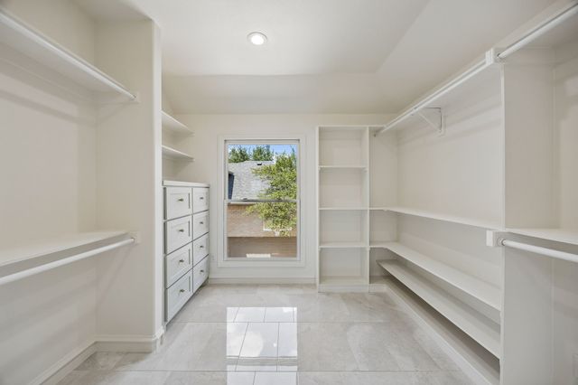 6823 Lakehurst Avenue, Dallas, TX 75230