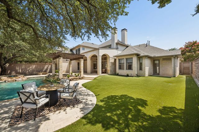6823 Lakehurst Avenue, Dallas, TX 75230