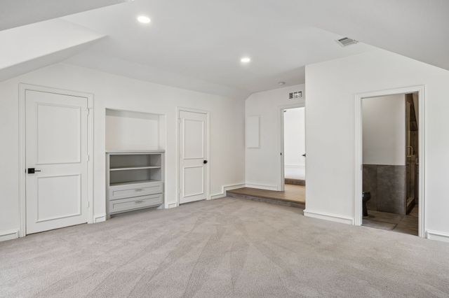 6823 Lakehurst Avenue, Dallas, TX 75230