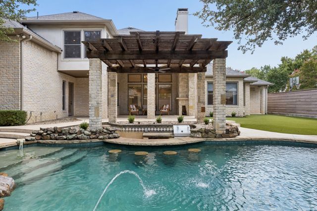 6823 Lakehurst Avenue, Dallas, TX 75230