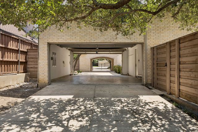 6823 Lakehurst Avenue, Dallas, TX 75230