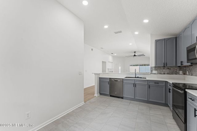750 BELLSHIRE Drive, Orange Park, FL 32065