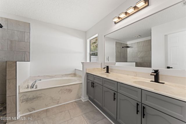 750 BELLSHIRE Drive, Orange Park, FL 32065