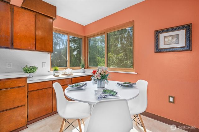 1529 NE 94th Street, Seattle, WA 98115